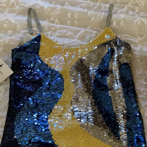 Sequined top - Picture 2 of 6
